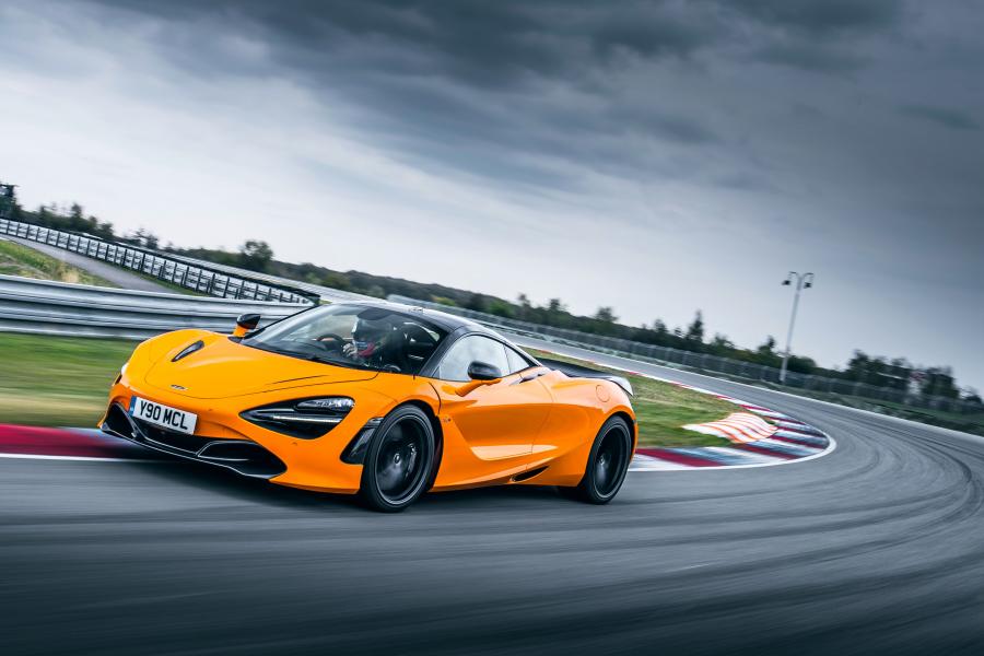  McLaren 720S Track Pack 2018 года  (UK) (фото 1 из 10)